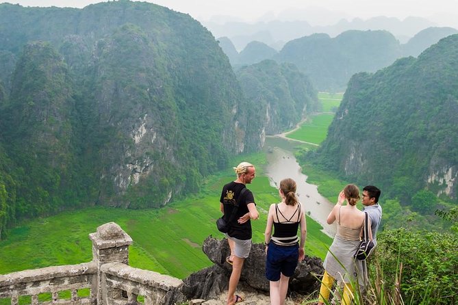 Ninh Binh Day Tour: Hoa Lu - Tam Coc - Mua Cave - Mua Cave