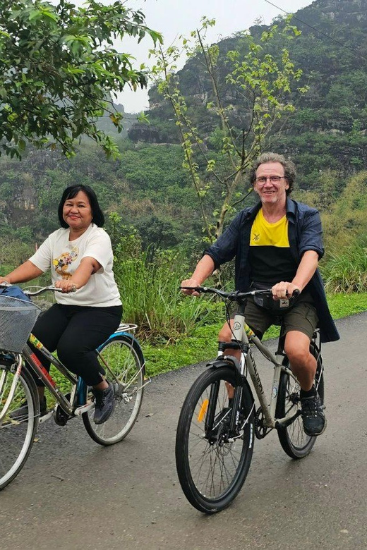 NINH BINH DAY TOUR: HOA LU & TRANG AN EXCLUSIVE - Guided Tour Insights