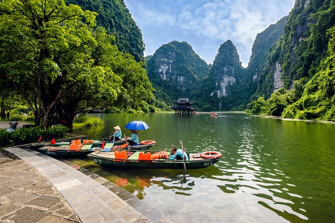 Ninh Binh Day Trip: Hoa Lu-Trang An-Mua Cave, Buffet, Cycling, Boat - Hoa Lu Ancient Capital