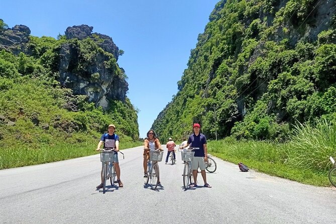 Ninh Binh Full Day-Hoa Lu Temple & Biking, Tam Coc Boat Trip, Dragon Mountain - Exploring Hoa Lu Temple