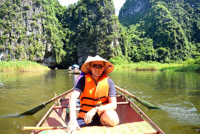 Ninh Binh Full Day Tour to Hoa Lu & Tam Coc via Boat,Bike &Lunch - Boat Ride Through Limestone Karsts