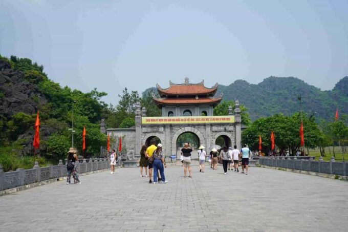Ninh Binh Full Day Trip to Hoa Lu - Trang an - Mua Cave - Frequently Asked Questions
