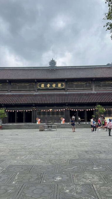 Ninh Bình Group Tour: Bai Dinh Pagoda, Trang An, Mua Cave - Trekking to Ngoa Long Mountain