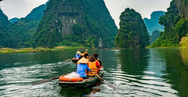 Ninh Binh Heritage Tour: Hoa Lu & Trang An - Cultural and Natural Experiences