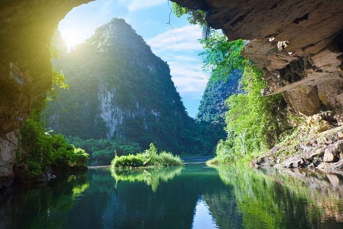 Ninh Binh-Hoa Lu-Tam Coc - Mua Cave - Dragon Mountain Hiking 1 Day Tour - Tour Policies and Accessibility