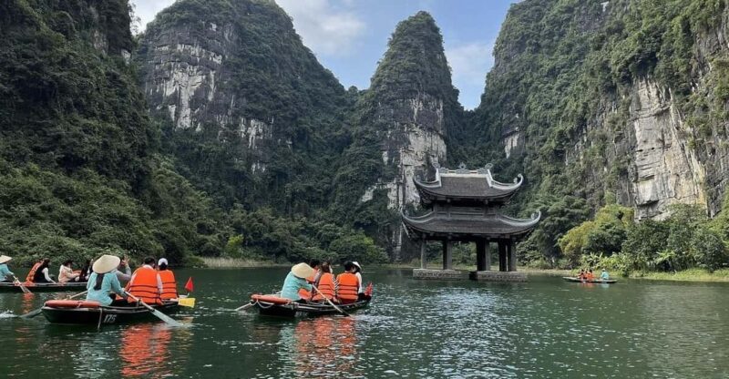 Ninh Binh : Hoa Lu, Trang An, and Mua Cave Day Tour - Boat Trip Details