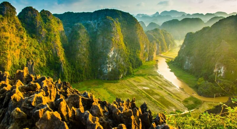Ninh Binh: Hoa Lu, Trang An and Mua Cave Full-Day Trip - Buffet Lunch