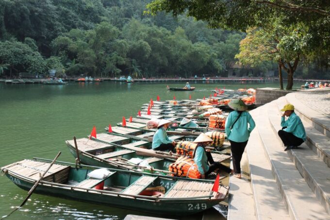 Ninh Binh: Hoa Lu, Trang An and Mua Caves Hiking Day Trip - Inclusions