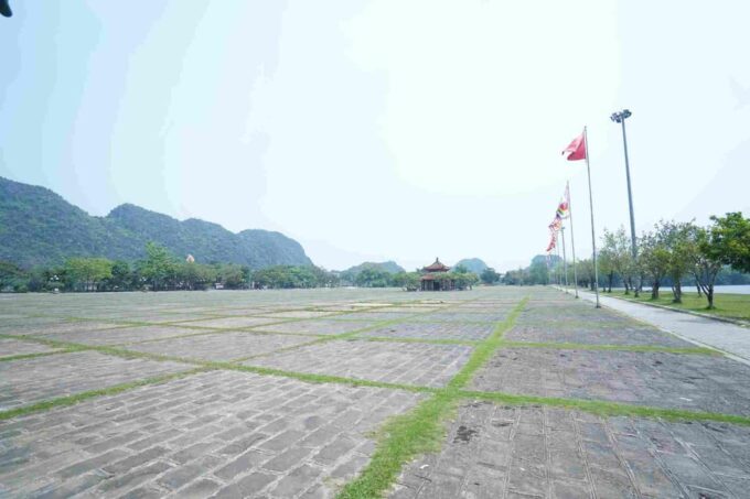 Ninh Binh: Hoa Lu, Trang An & Hang Mua Trip by Limousine Bus - Transportation and Inclusions