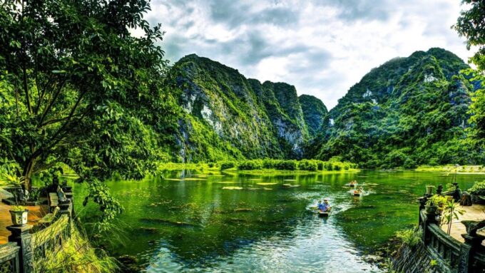Ninh Binh: Hoa Lu, Trang an & Mua Cave Day Tour From Ha Noi - Scenic Boat Cruise at Trang An