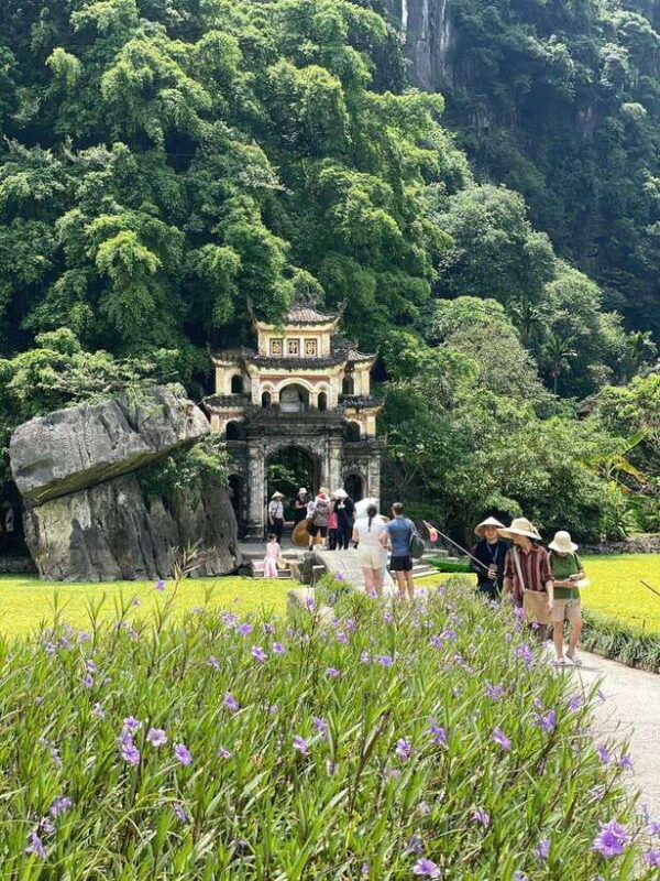Ninh Binh Jeep Tours From Hanoi: JEEP - BOAT - DAILY LIFE - Exploring the Trang An Landscape Complex