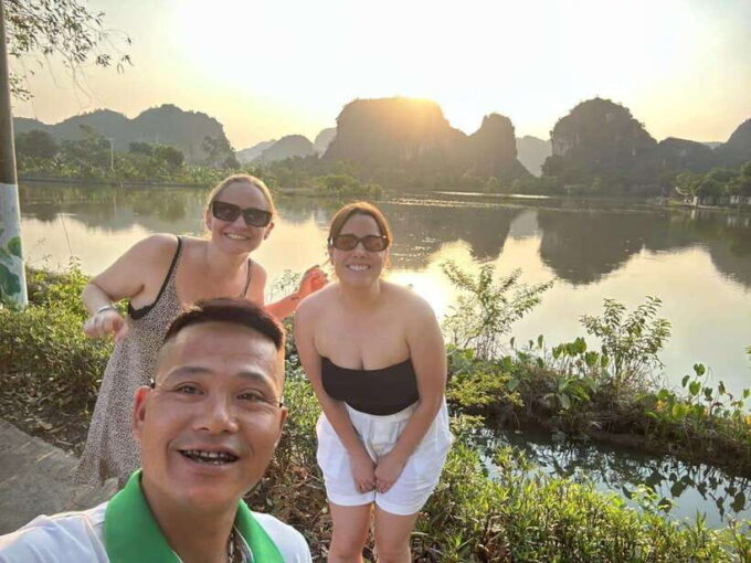 Ninh Binh Pick Up: Sunset by Motorbike & Hoa Lu Ancient Town - Mua Cave Hike