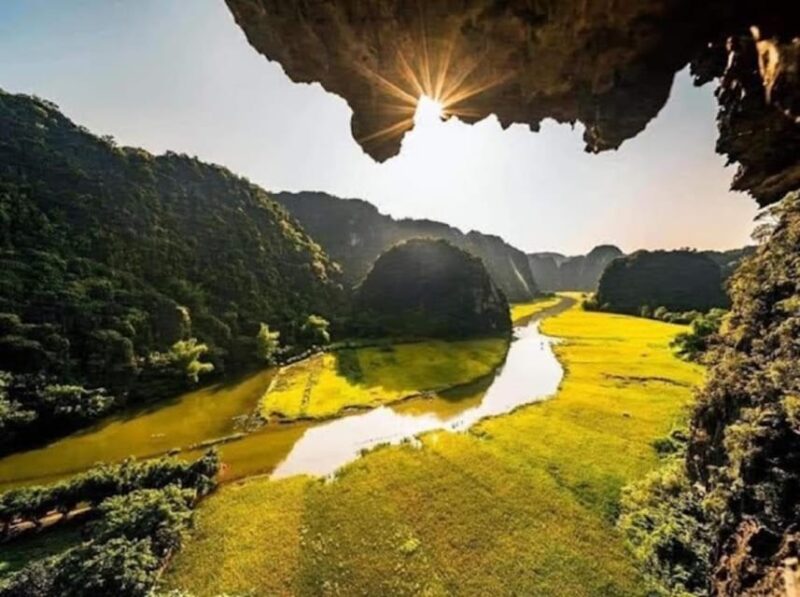 Ninh Binh Small Group Tour : Hoa Lu, Trang An, Mua Cave - Key Points