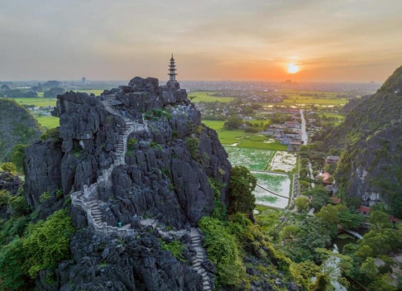 Ninh Binh Small Group Tour : Hoa Lu, Trang An, Mua Cave - Bich Dong Pagoda