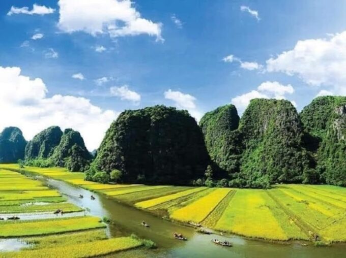 Ninh Binh Small Group Tour : Hoa Lu, Trang An, Mua Cave - Experience Details