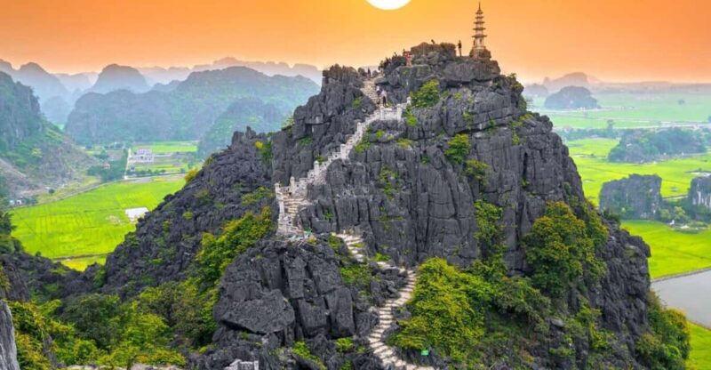 Ninh Binh Sunset Tour And Visit Hoa Lu Ancient Town - Itinerary Highlights