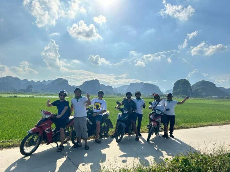 Ninh Binh: Tam Coc Boat Ride, Mua Cave Sunset, Hoa Lu Stroll - Key Points