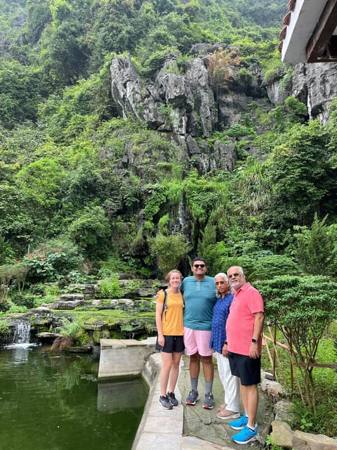 Ninh Binh Tour: Hoa Lu - Tam Coc/Trang An - Mua Cave - Enjoying the Tam Coc Boat Experience