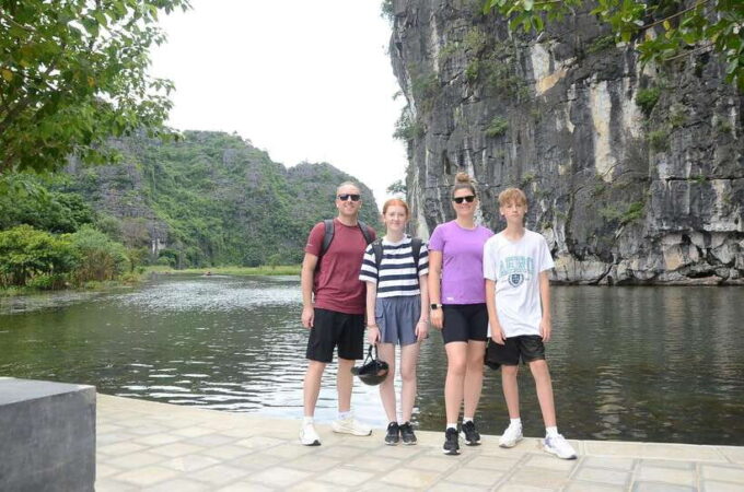 Ninh Binh: Trang An and Mua Cave Half-Day Private Jeep Tour - Exploring Trang An Scenic Landscape