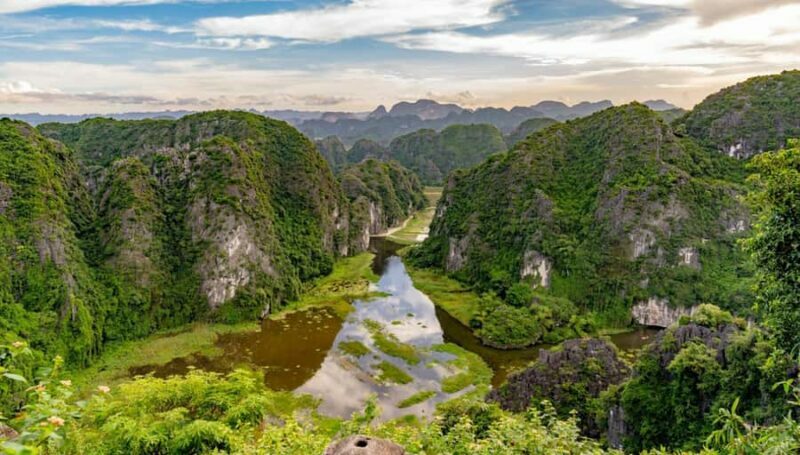 Ninh Binh: Trang An Boat Ride, Bich Dong & Mua Cave Sunset - A Taste of Authentic Vietnam: The Setting