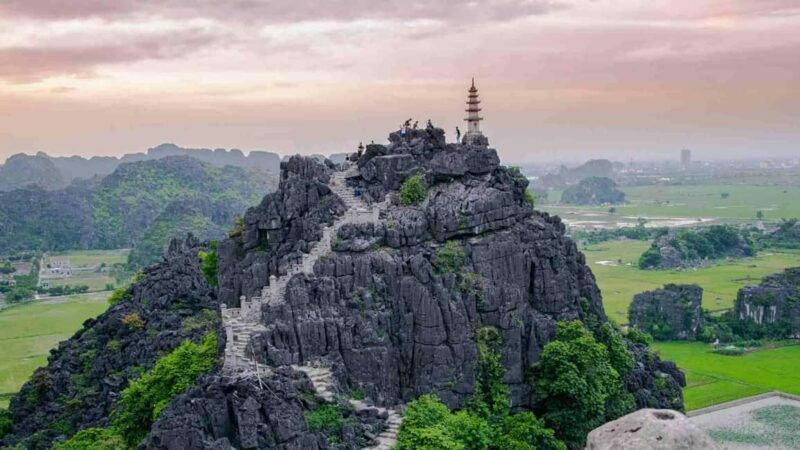 Ninh Binh: Trang An Boat Ride, Hoa Lu & Mua Cave Sunset - Authentic Vietnamese Lunch
