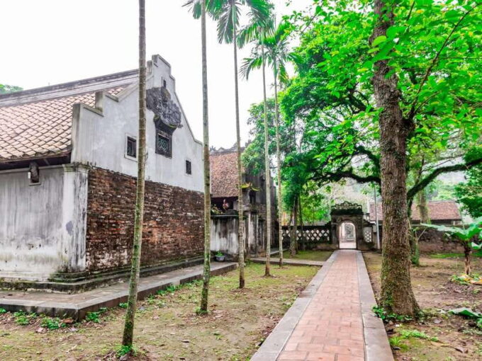 Ninh Binh: Travel to Hoa Lu & Trang an With Small Group Tour - Exploring Hoa Lus Historic Sites