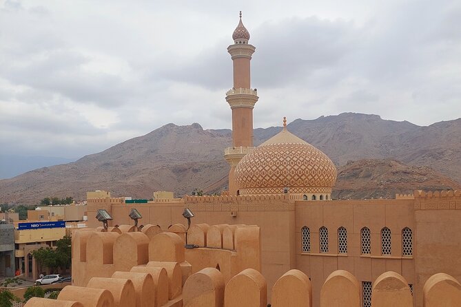 Nizwa and Green Mountain Group Full Day Tour - Tour Guides and Their Impact