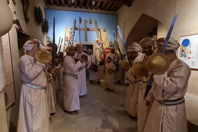 Nizwa Fort-Nizwa Souq-Birkat Al Mouz-Jebel Akhdar - Private Full Day Tour - Tour Highlights