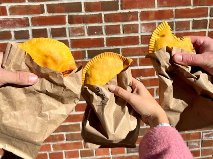 No Diet Club - Street Food in Brooklyn With Many Tastings ! - Guided by Local Foodies