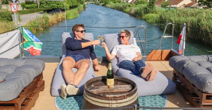 Nocturnal Eclipse - Evening Private Boat Cruise in Champagne - Catering and Dining