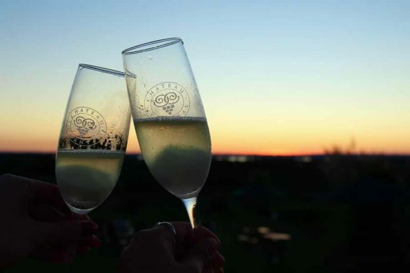 NON BUS Traverse City: Champagne-Style Bubbly & Wine Tour - The Bottom Line