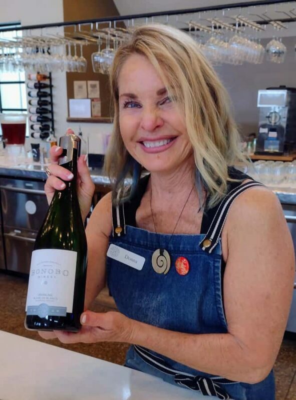NON BUS Traverse City: Champagne-Style Bubbly & Wine Tour - Frequently Asked Questions