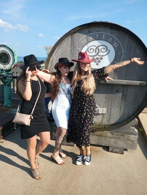 NON BUS Traverse City Old Mission Peninsula 4 Winery Tour - Key Points
