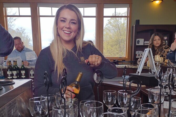 NON BUS VIP GMC Yukon Traverse Old Mission Peninsula Wine Tour - Experience Overview: A Closer Look at the Itinerary