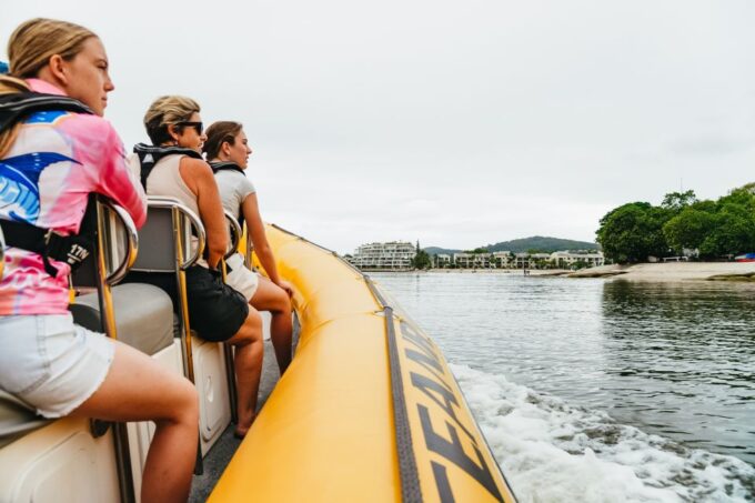 Noosa Heads: Ocean Rider Dolphin Safari - Cruise Down Noosa River