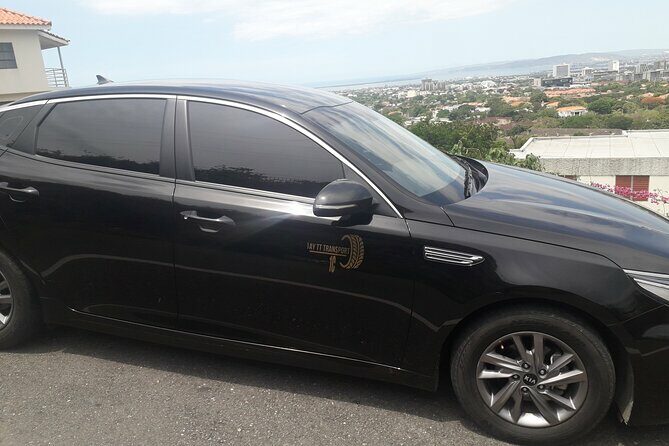 Norman Manley Airport to Strawberry Hills - What to Expect During Your Transfer