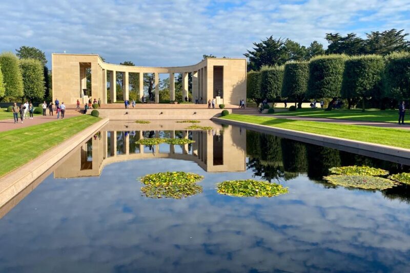 Normandy D-Day Landing Beaches Small-Group Trip From Paris - Honoring the Fallen at the Normandy American Cemetery