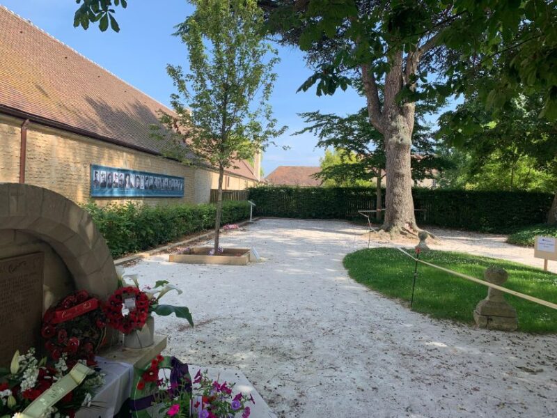 Normandy: Private Guided Tour With a Licensed Guide - Exploring Arromanches Harbor
