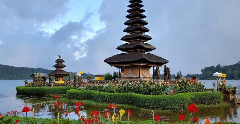 North Bali: Ulun Danu Beratan, Handara Gate, Leke Leke - Itinerary Highlights