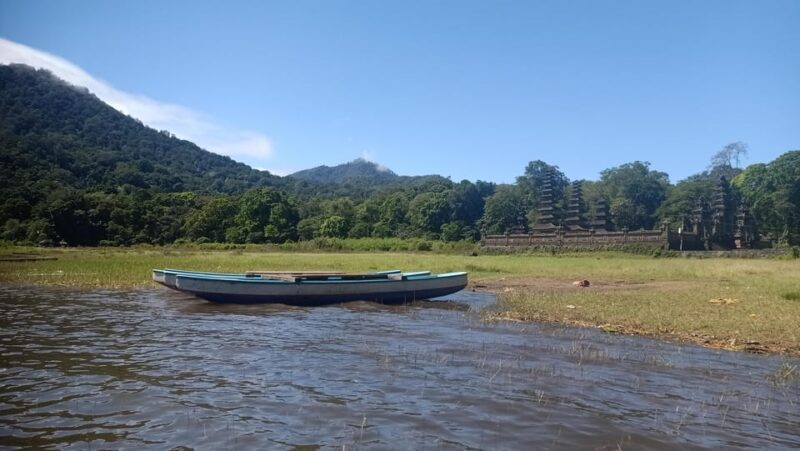 North Bali: Ulun Danu Beratan, Waterfalls & Twin Lake Tour - Activities and Experiences
