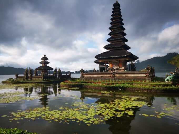 North Bali: Ulun Danu Beratan, Waterfalls & Twin Lake Tour - Banyumala Waterfalls Swimming