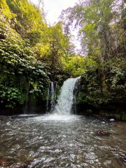 North Bali: Ulun Danu Temple,Leke Leke, Jatiluwih, Tanah Lot - Enjoy Leke Leke Waterfall