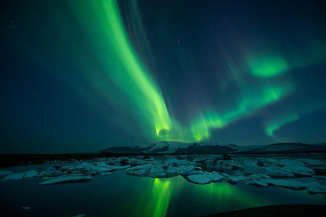 Northern Lights Guided Bus Tour From Reykjavik - Tour Highlights