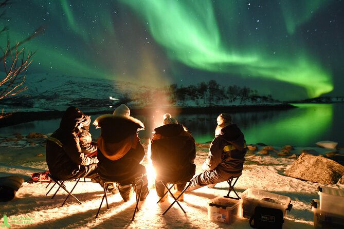 Northern Lights Hunt With the Green Adventure - Photos Included - Professional Photography Included