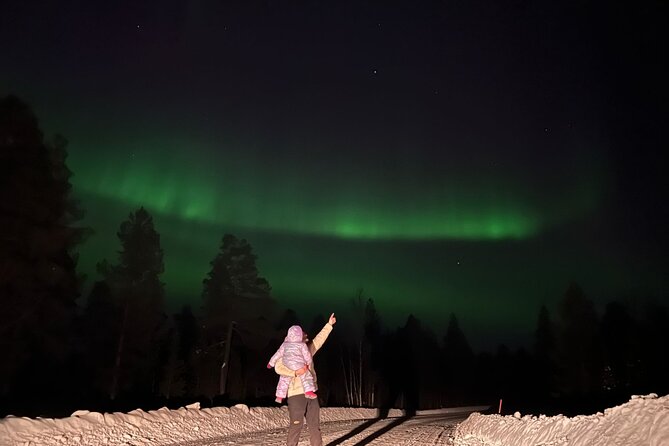 Northern Lights Hunting Tour Rovaniemi - Private Vehicle Amenities