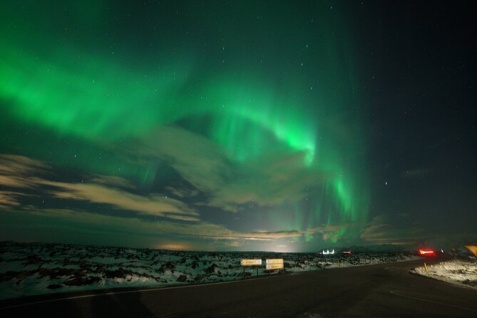 Northern Lights in Luxury Off-Road SUV With Photos and Treats (Private 1-6 Pax) - Highlights of the Experience