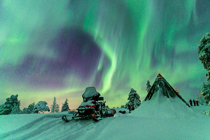 Northern Lights Snowmobile Driving Safari in Kemi - Navigating the Snowmobile Trail