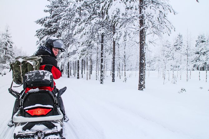 Northern Lights Snowmobile Driving Safari in Kemi - Capturing the Memorable Moments