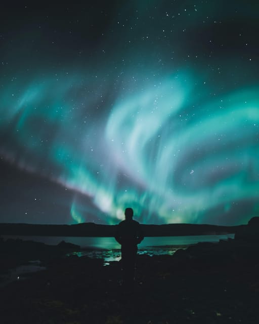 Northern Lights Tour With Campfire, Snacks and Videos - Experience Highlights