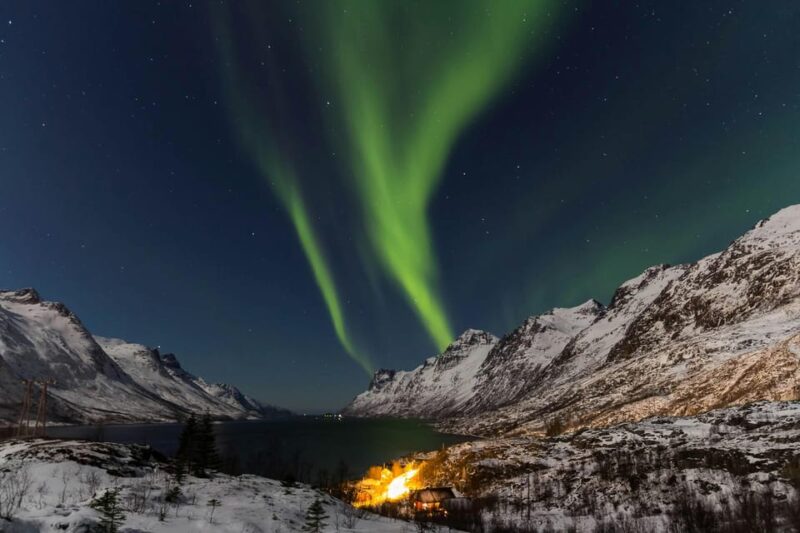 Northern Lights Tour With Campfire, Snacks and Videos - Pickup and Transport